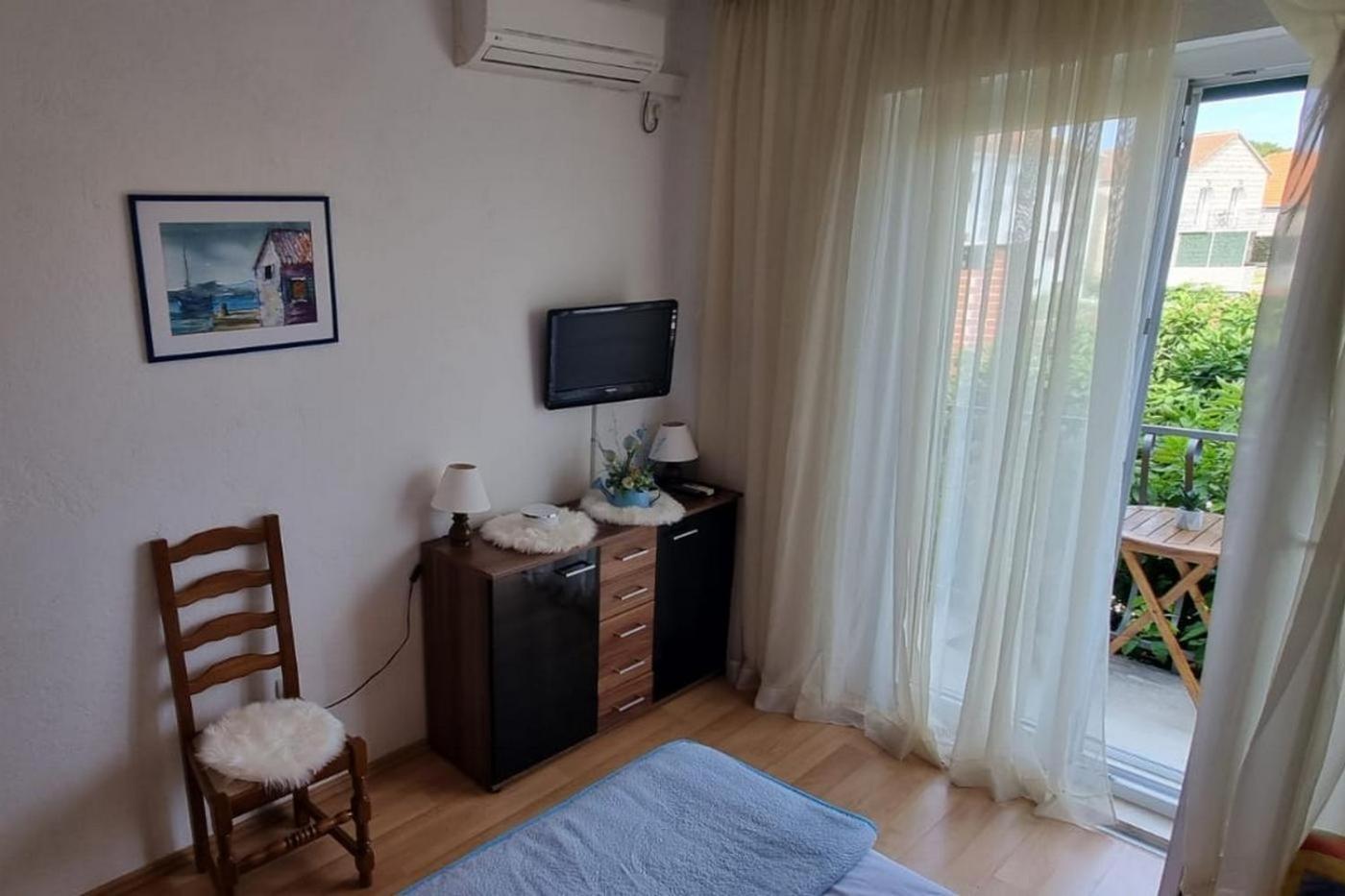 Apartments And Rooms With Parking Space Supetar, Brac - 5658 Номер фото