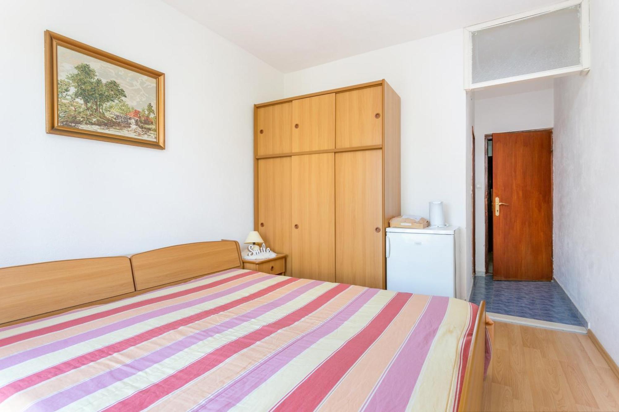 Apartments And Rooms With Parking Space Supetar, Brac - 5658 Номер фото