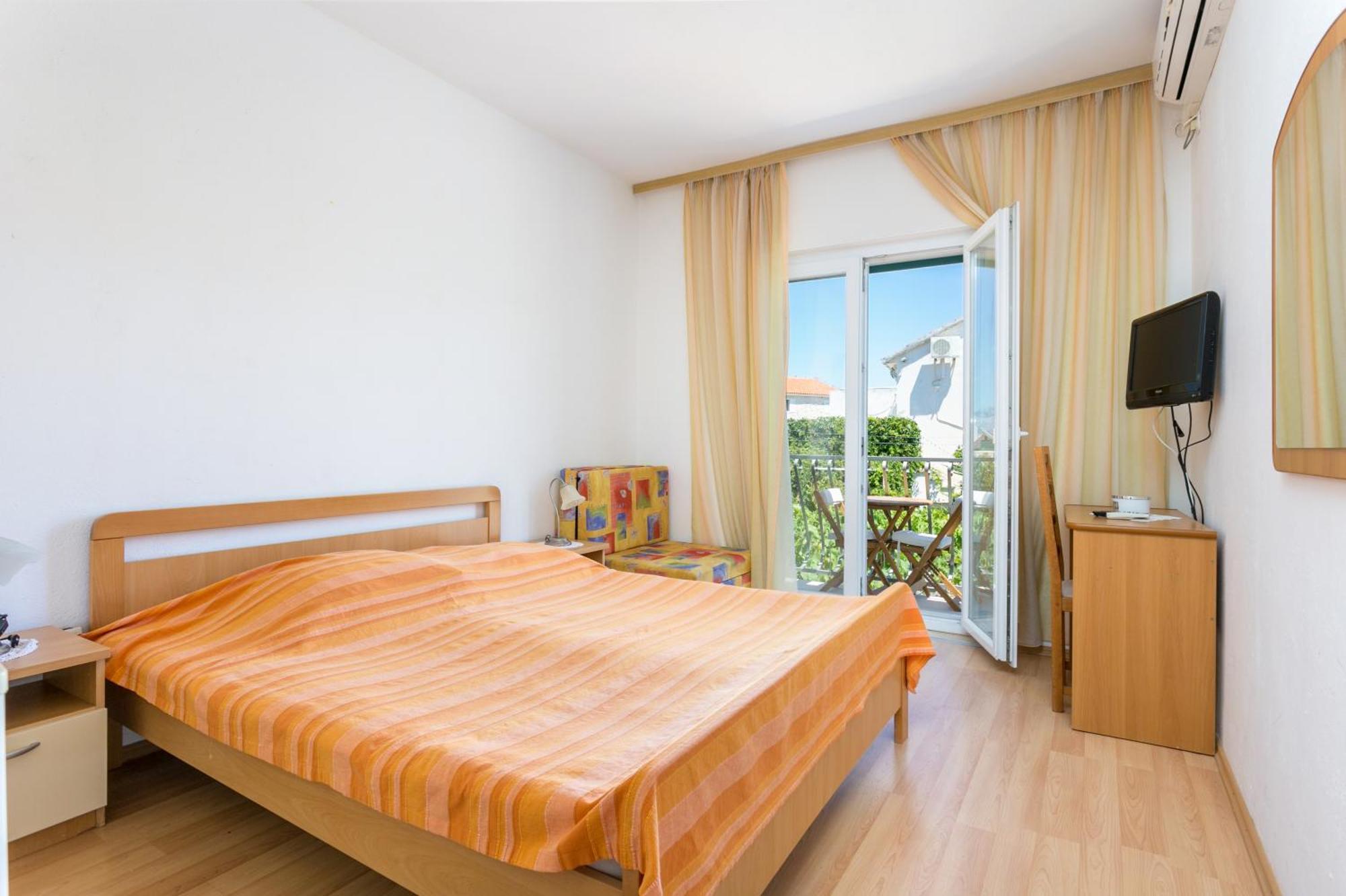 Apartments And Rooms With Parking Space Supetar, Brac - 5658 Экстерьер фото